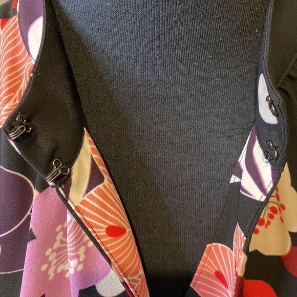 Z Ann Taylor Women’s Small Blouse Floral Long Sleeve Neck Clasp Slit Cuff Ties - Picture 6 of 8